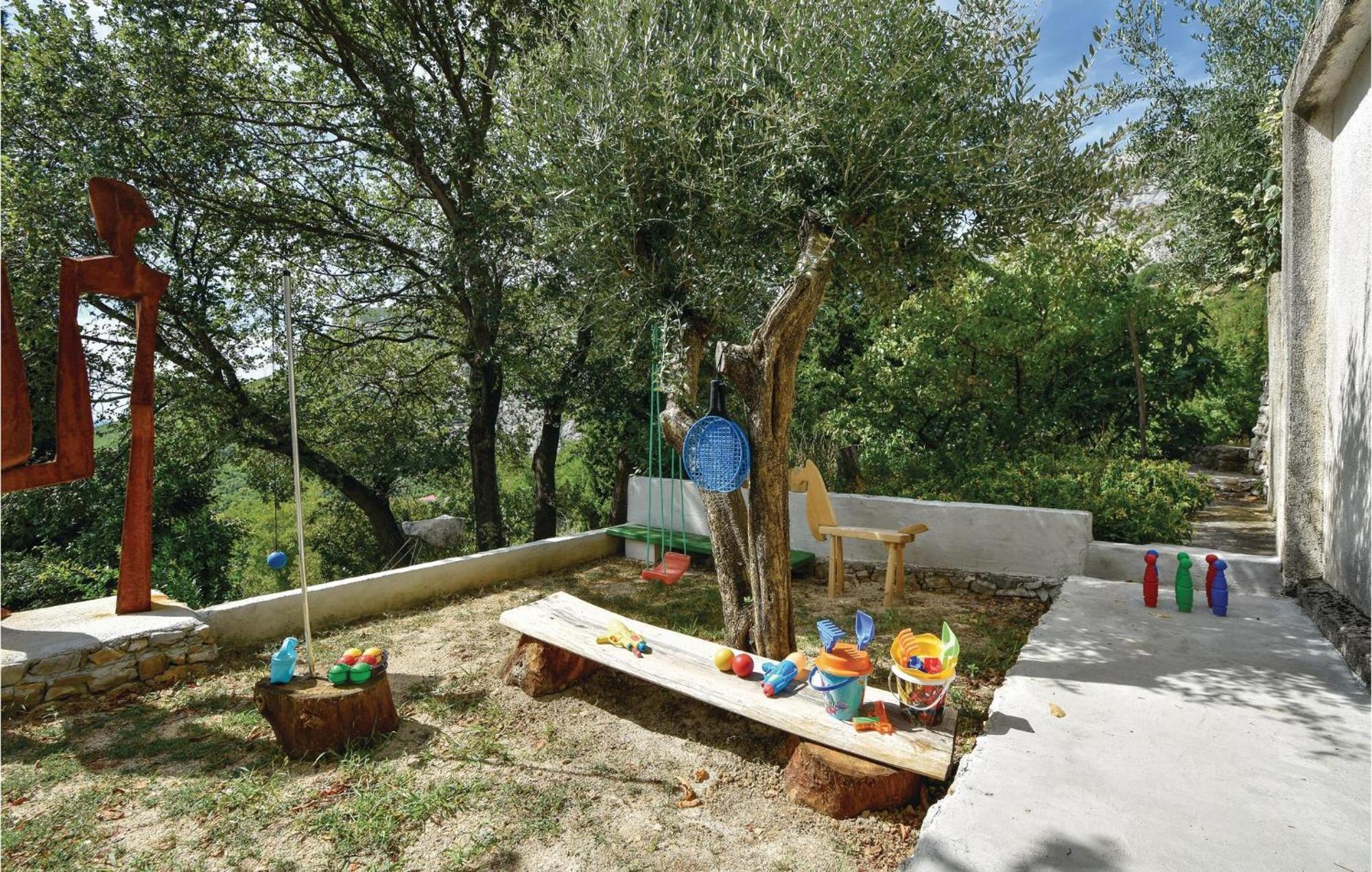 Gorgeous Home In Klis With Wifi Bobani Exteriör bild
