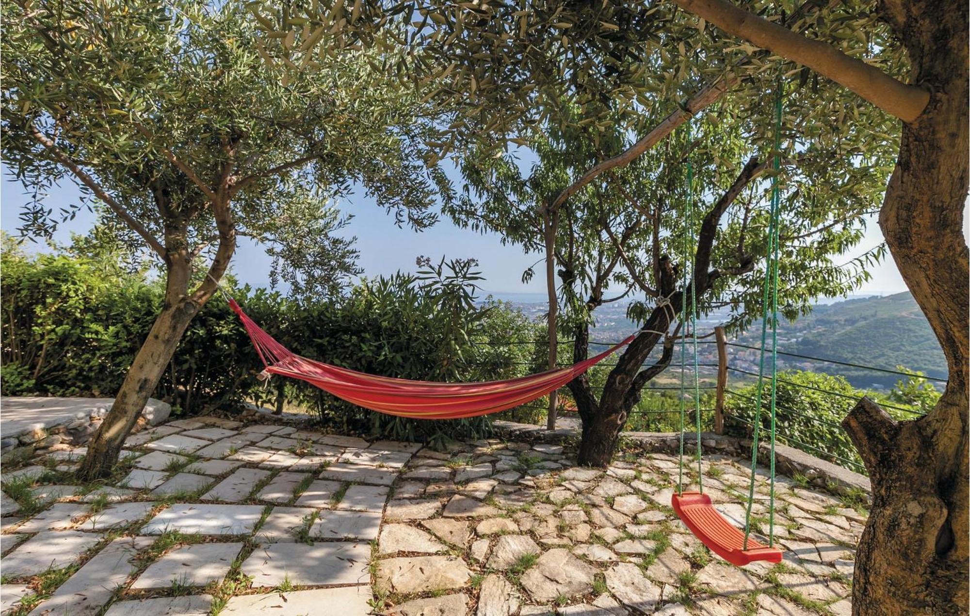 Gorgeous Home In Klis With Wifi Bobani Exteriör bild