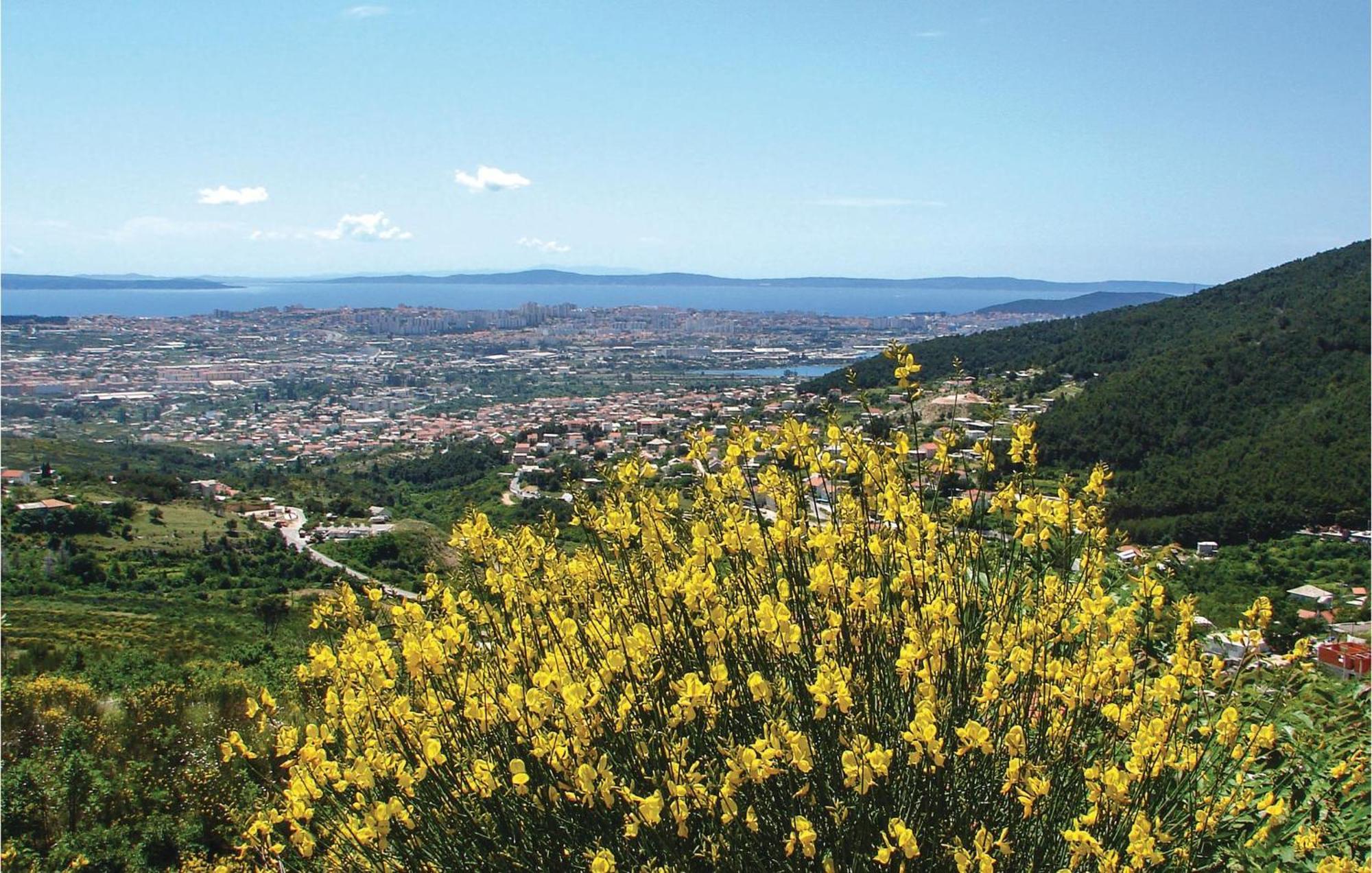 Gorgeous Home In Klis With Wifi Bobani Exteriör bild